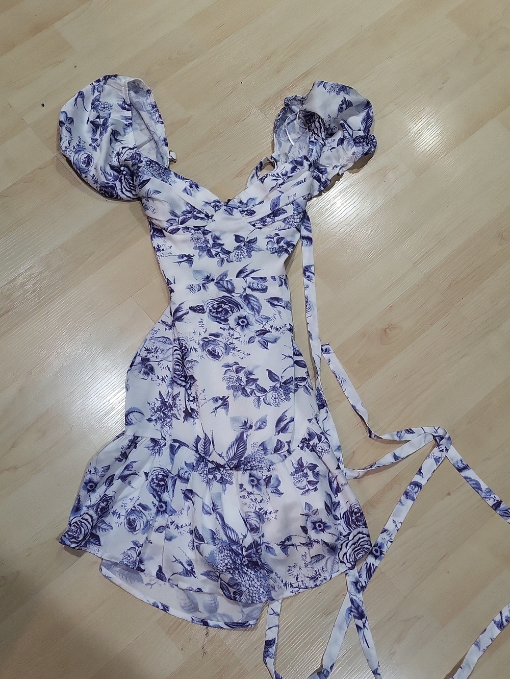 Blue Floral Puff-Sleeve Mini Dress with Tie Waist